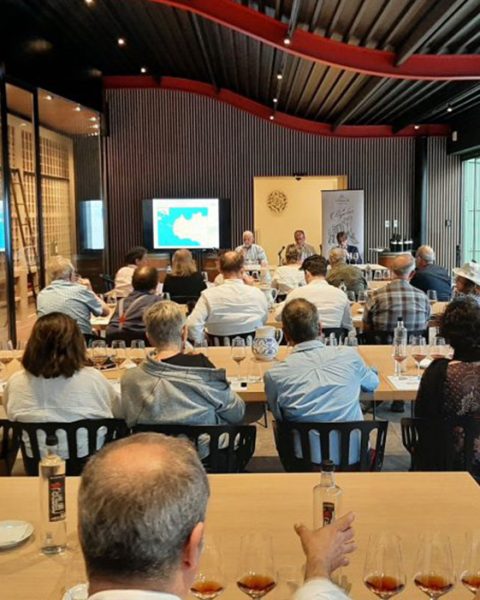 Perpetuo Donna Franca, la famiglia Ansaldi affida alle future generazioni la cultura di questo vino eterno – Il Vomere