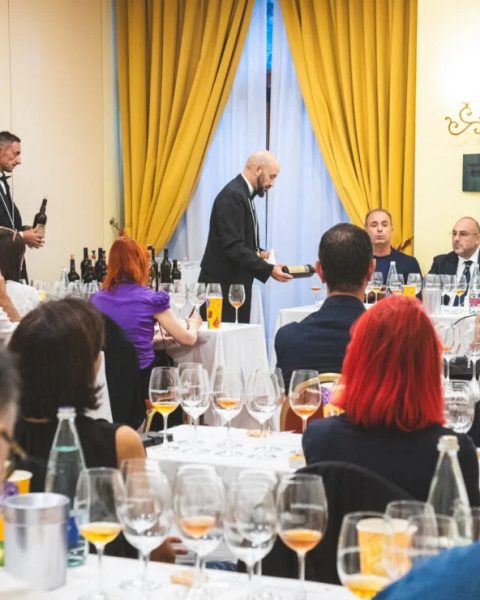 Il Perpetuo e il sistema “infinito” di rabbocco delle botti: masterclass e tasting a TG